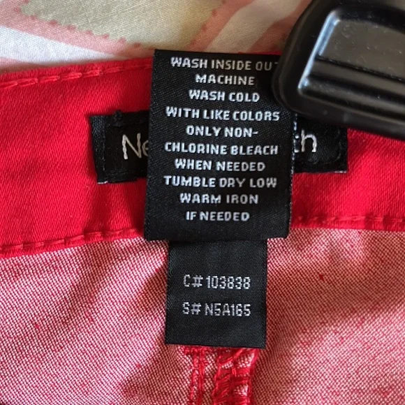 Bright red pants - Picture 8 of 10